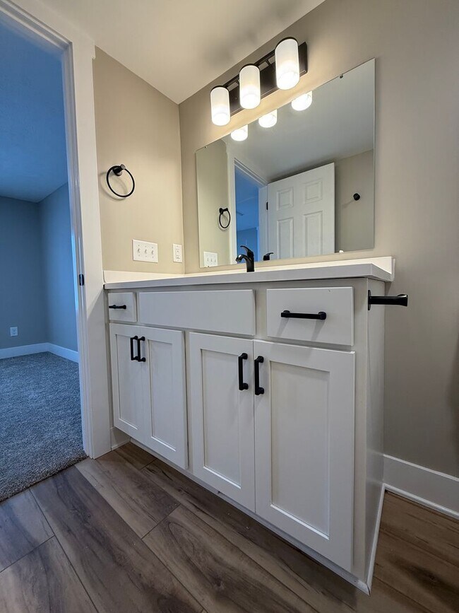 Building Photo - Like New! - 1 Bedroom Home in Muskegon