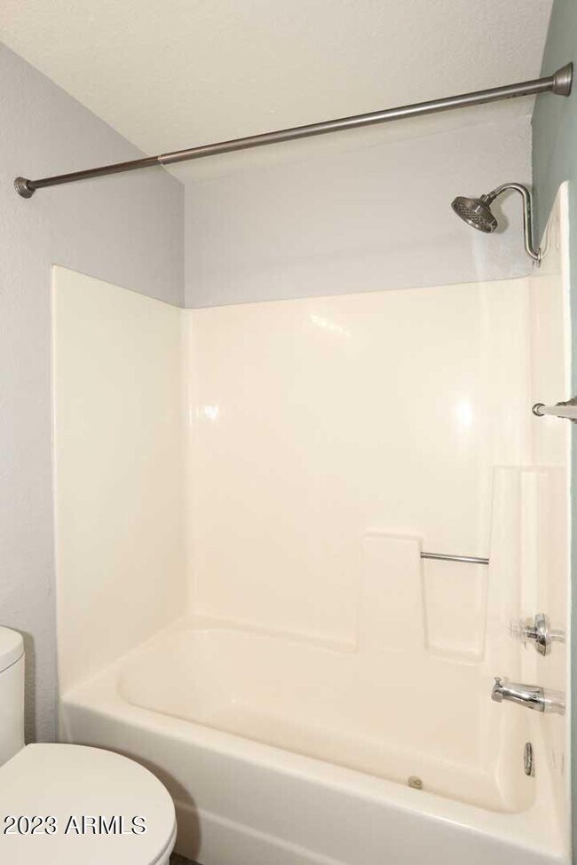 Building Photo - 522 W Blackhawk Dr