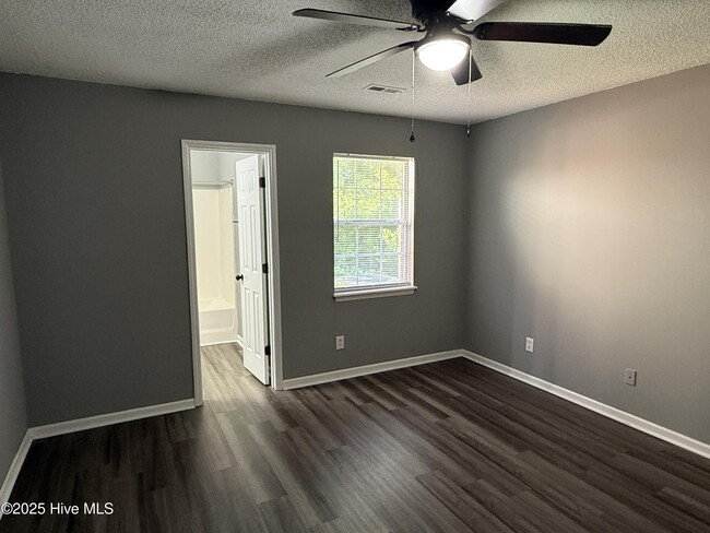 Building Photo - 1200 Peyton Cir