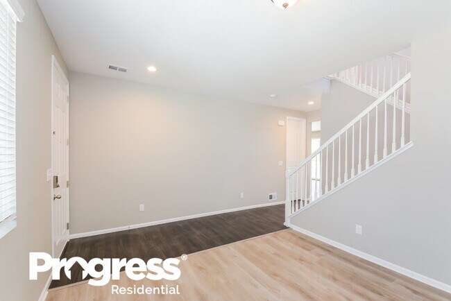 Building Photo - 3565 Makley Cir