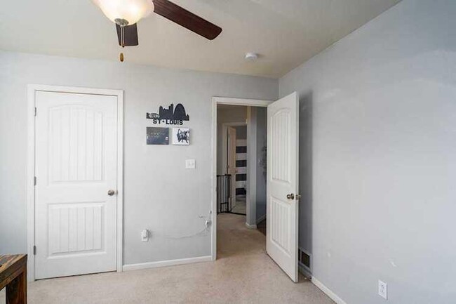 Building Photo - 5300 Silver Mill Dr
