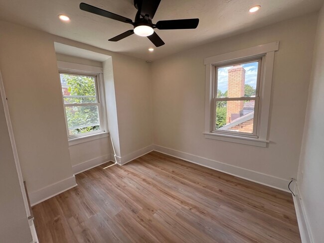 Building Photo - Pittsburgh - 4 Bedroom 2 Bathroom - Recent...