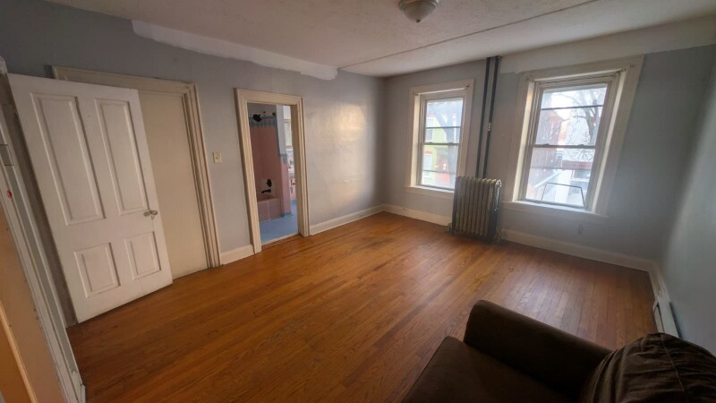 Building Photo - 37 E Washington St