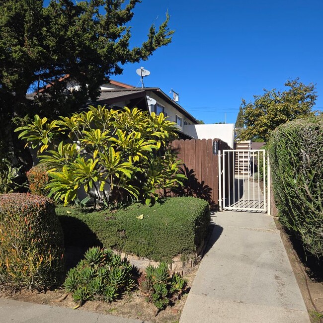 Building Photo - 2613 Andover Ave