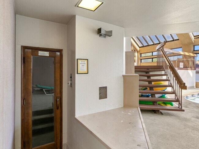 Building Photo - Unique fully furnished one bedroom condo i...