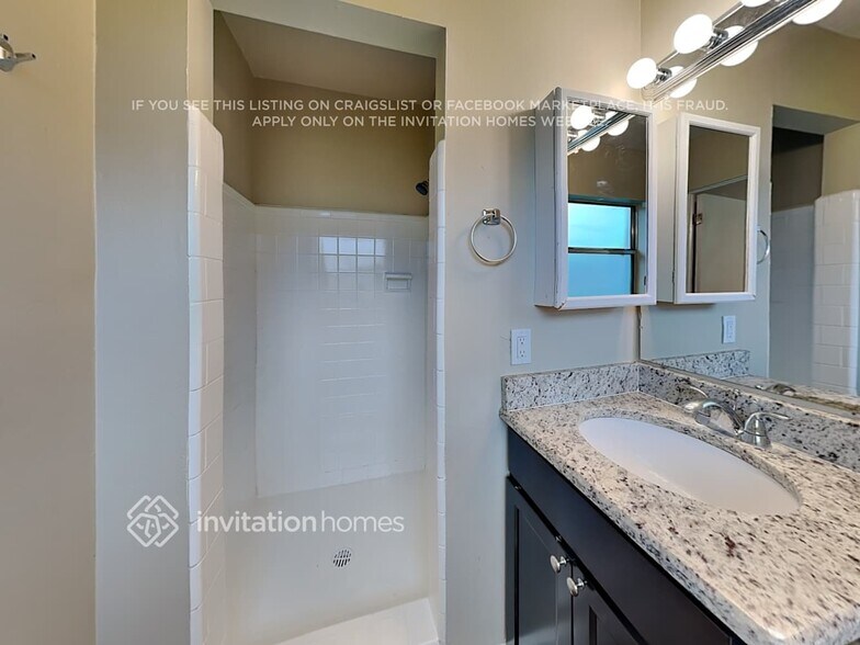 Building Photo - 2631 Ambergate Rd