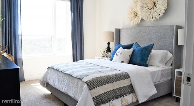 Building Photo - 2 br, 2 bath Condo - 1020 Texas St