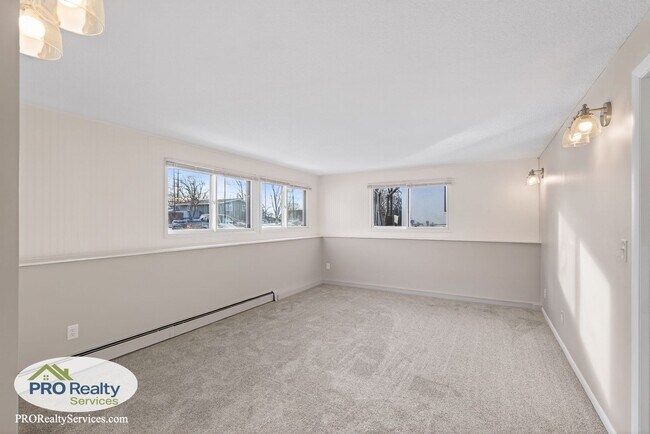 Building Photo - Recently Remodeled 4 Bedroom Home