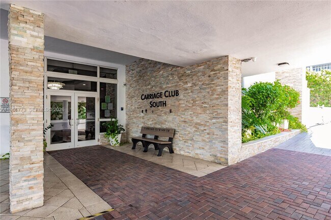 Building Photo - 5001 Collins Ave