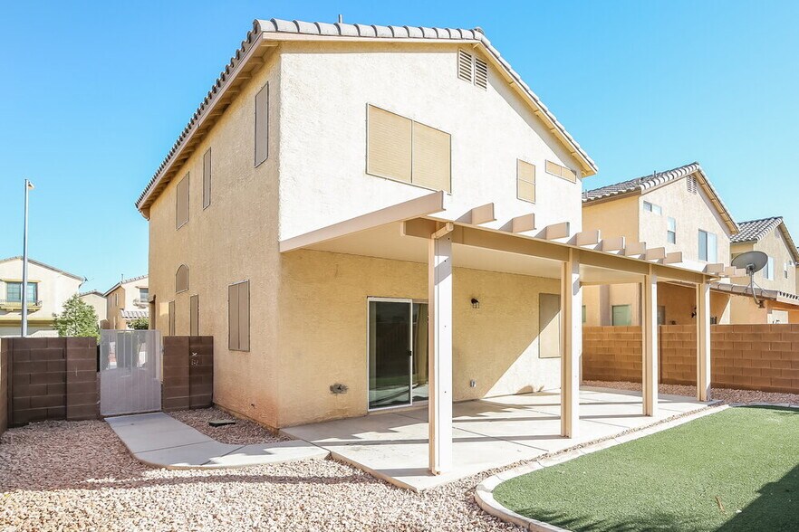 Building Photo - 3577 Chelsea Grove St