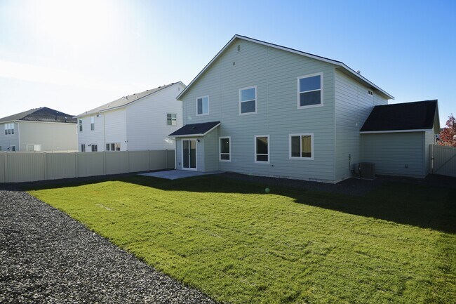 Building Photo - 1218 W Bass River Dr