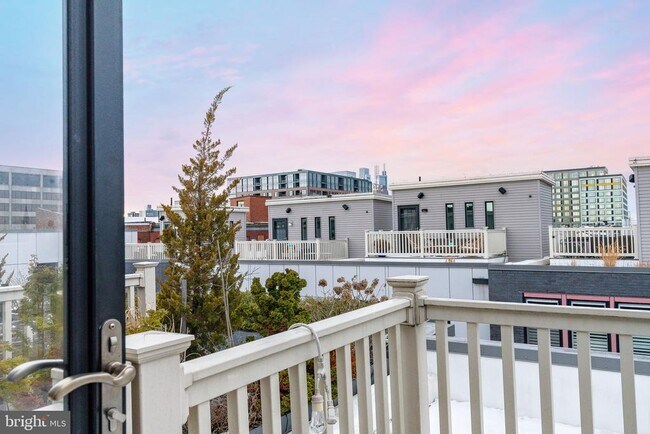 Building Photo - 608 N 3rd St