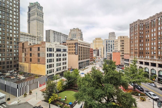 Building Photo - 111 State St