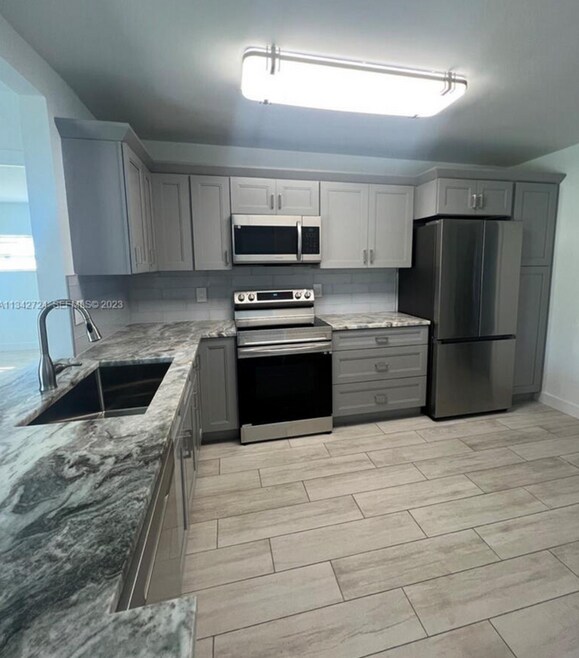 Building Photo - 19420 Carolina Cir