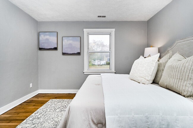 Building Photo - 624 Effingham Dr