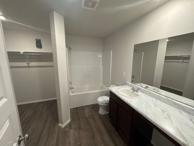 Building Photo - *Pre-leasing* NEWER Four Bedroom | Two Bath in Springdale!