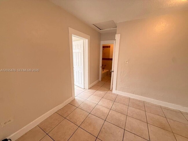 Building Photo - 61 NE 59th Terrace