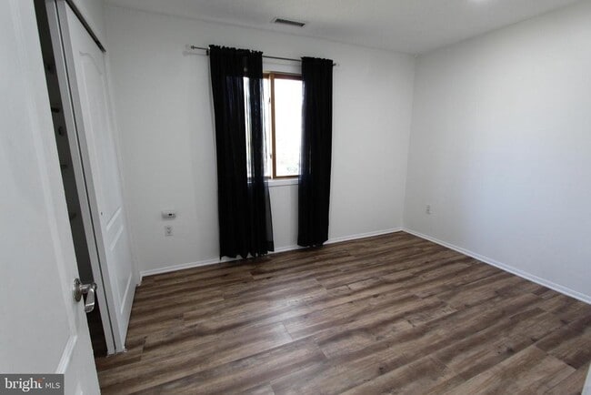 Building Photo - 912 Aspen Dr