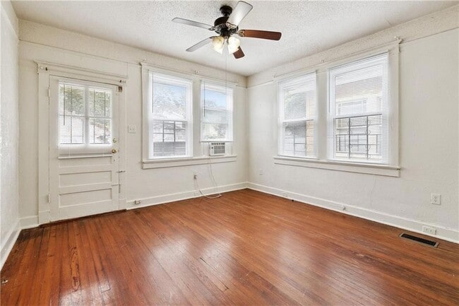 Building Photo - 2025 Lowerline St