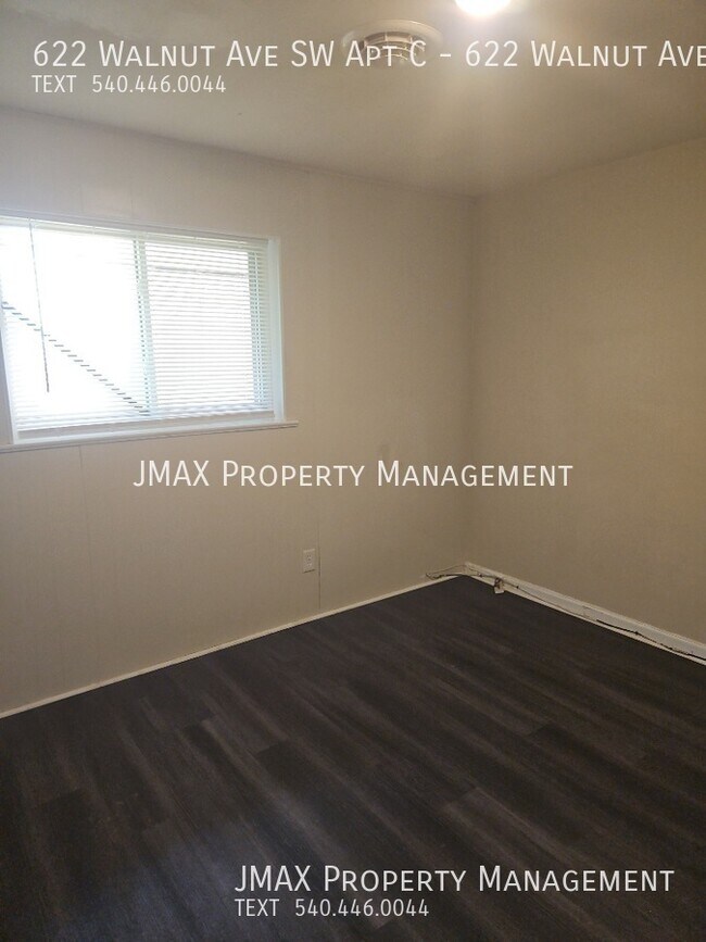 Building Photo - 622 Walnut Ave SW Apt C