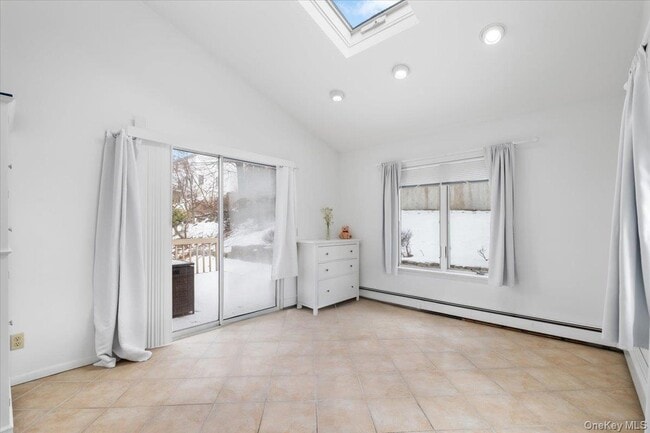 Building Photo - 712 Linda Ave