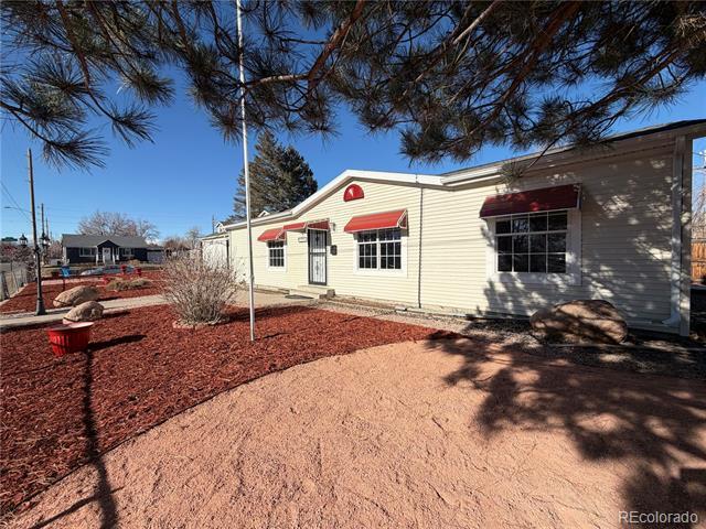 Building Photo - 4095 W Arizona Ave