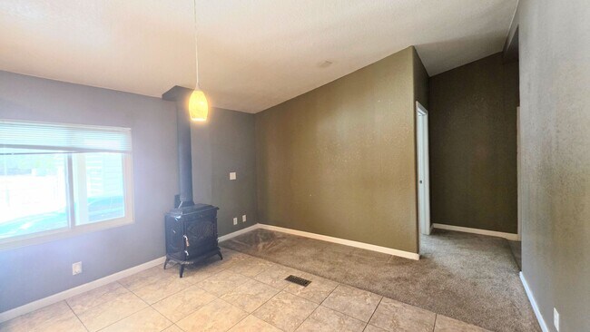 Building Photo - 4bed 2bath 3 car garage and Rv Boat Parking- Gorgeous Single Story House