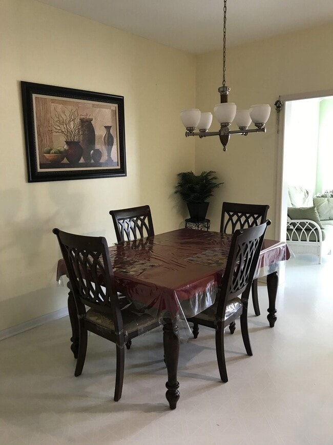 Building Photo - 40 Arbor Cir