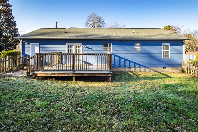 Building Photo - 6600 Woodcock Cir