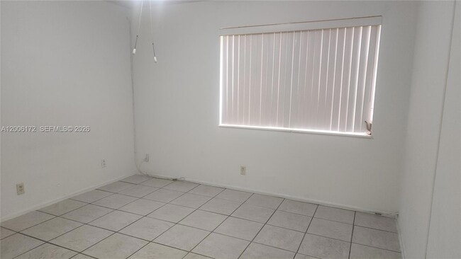 Building Photo - 13707 SW Kendale Lakes Cir
