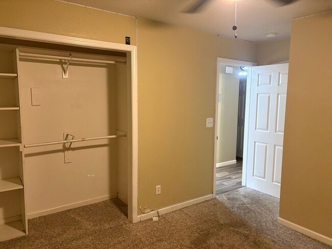 Building Photo - Great 4 bedroom home with pool