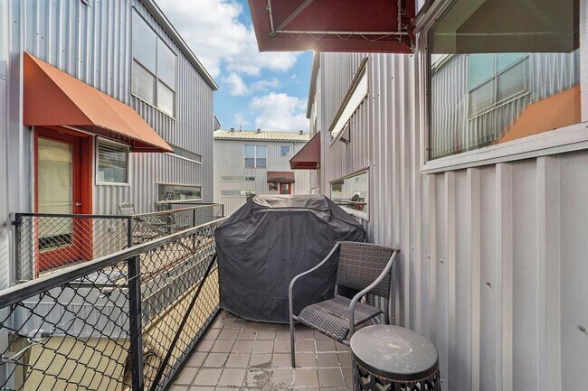 Building Photo - 6951 Ardmore St