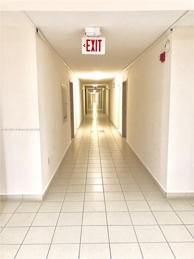 Building Photo - 401 Ocean Dr
