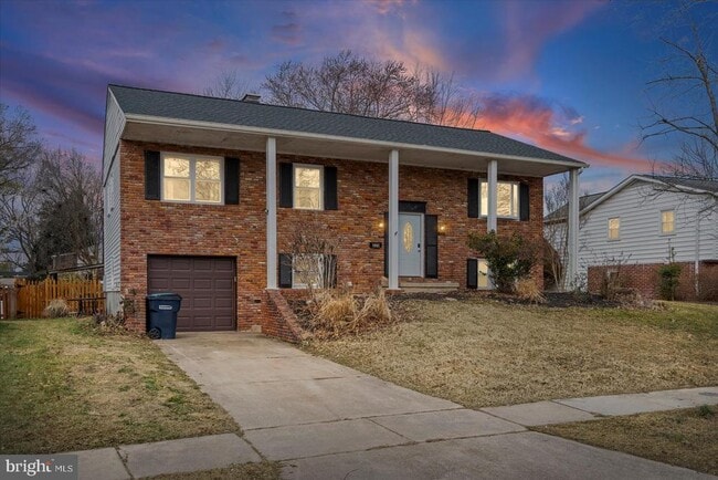 Building Photo - 220 Garnett Rd