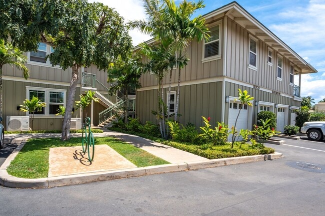 Building Photo - Beautiful Fully Furnished, 2 Bed, 2.5 Bath Kai Ani Village Townhome with Saltwater Pool