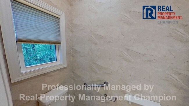 Building Photo - Custom 4BD/3BA Home with Hardwood Floors, Office, and Sunroom