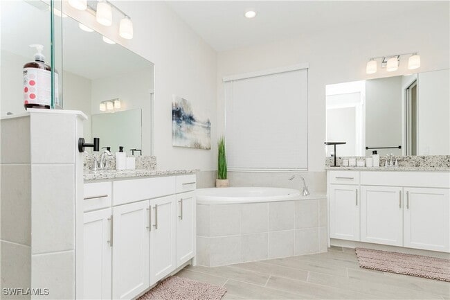 Building Photo - 15862 Sugar Hl Dr