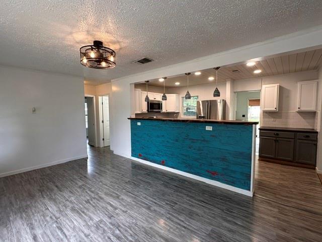 Building Photo - 2609 Belmeade St