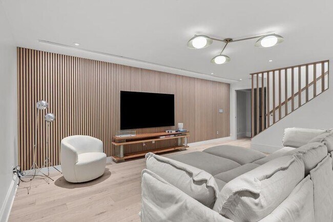 Building Photo - 45 Carnegie Abbey Ln