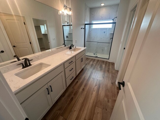 Building Photo - Home For Rent Papillion