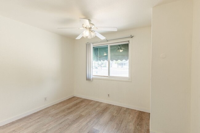 Building Photo - 2 Bedroom 1 Bathroom Unit Available Near BSU