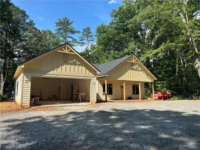 Building Photo - 2263 Hwy 19 N