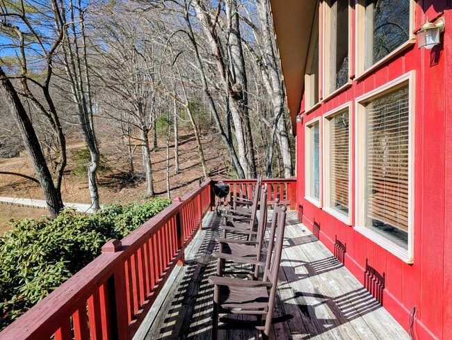 Building Photo - 24 Chalet Village Dr