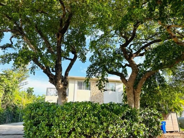 Building Photo - 1030 NE 80th St