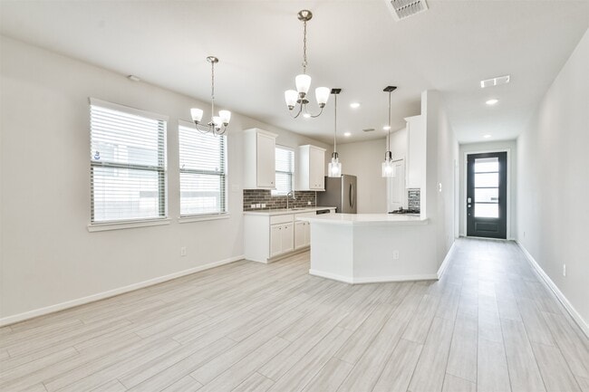 Building Photo - 9123 Eskesen Dr