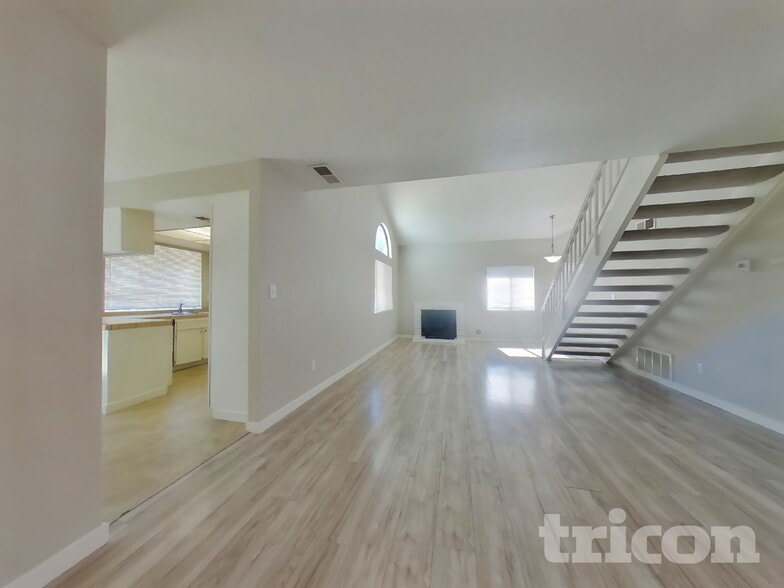 Building Photo - 254 Voyager Dr