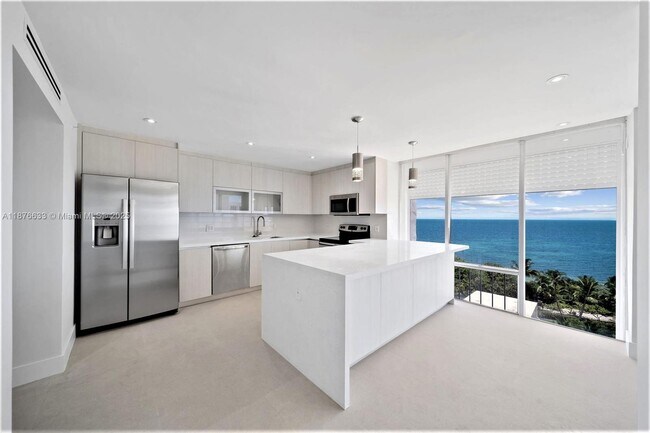 Building Photo - 881 Ocean Dr