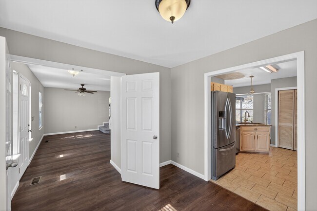 Building Photo - 11234 Locust Cir