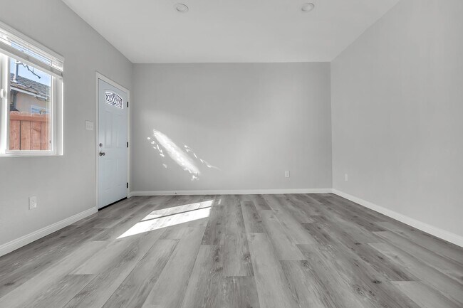 Building Photo - 1437 Arroyo Ave