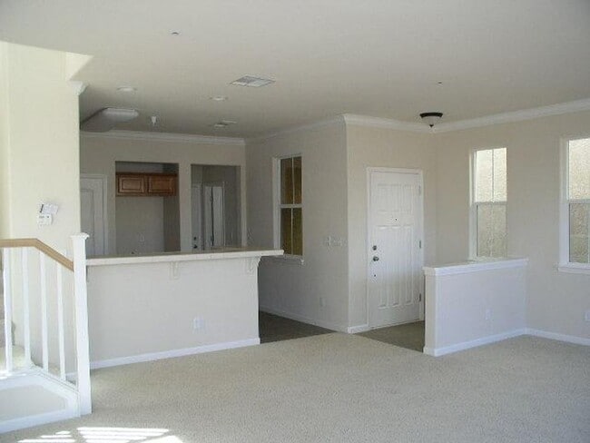 Building Photo - 3 Bedroom in Shasta View Gardens